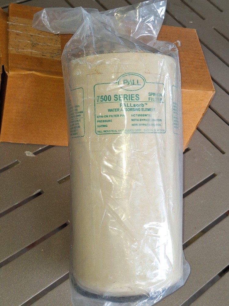 NOS Genuine OEM Pall HC7500SWT8Z Filter Fits International Truck rev HC7500SWT8H