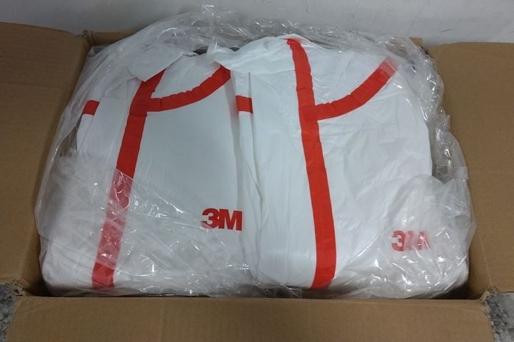 3M 4565-BLK-M 25 Pk Size M Zipper Closure Disposable Coveralls