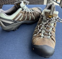KEEN Flint Low Women’s Size 8 Wide Steel Toe Work Shoes Brown Leather NEW OP BOX