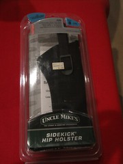 Uncle Mike’s RH Size 8 For A 5.5″-6″ SA Revolver Colt-Ruger Cheep