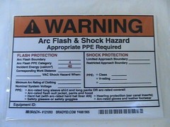 1 NEW BRADY 5X7 ARC FLASH WARNING LABELS LEVEL 4 B7569 Y4061905 PACK OF 5 LABELS