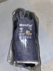 (12) Pair ATG Maxi-Cut Ultra 44-3745 Size 7 (small) Gloves