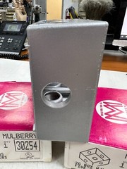 👀 2) NEW MULBERRY 2G BOX W/ LUGS FIVE 3/4″ HUBS 30254 LOT OF 2
