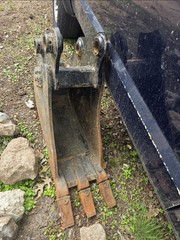 Excavator Bucket Attachment w/ Teeth, 12 in Wide, Universal Fit