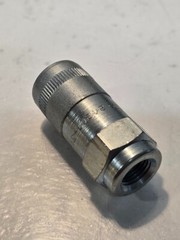 8 Quantity of Alemite 6304-B 1/8″ FNPT Hydraulic Couplers MS 24207-2 (8 Qty)