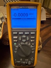 Fluke 289 True RMS Digital Multimeter Handheld CAT IV Auto-Ranging 1000V 10A