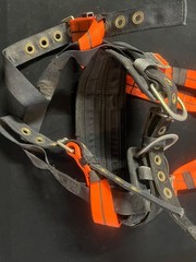 SafeWaze Fall Protection Safety Harness M-L with Belt