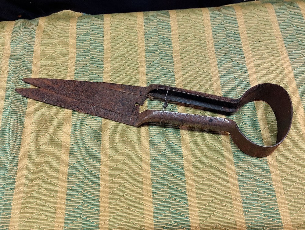 Antique Spring Shears – Sheep Wool Grass Or Other Use – Single Piece of Steel