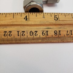 1 Swagelok Stainless Steel Male Run 3/8″ Tube x 3/8″ Male NPT SS-600-3-6TMT