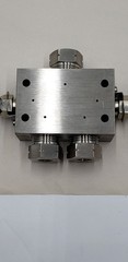 Autoclave Engineers 30VM9075 30,000 psi Stainless Steel Manifold & Needle Valves