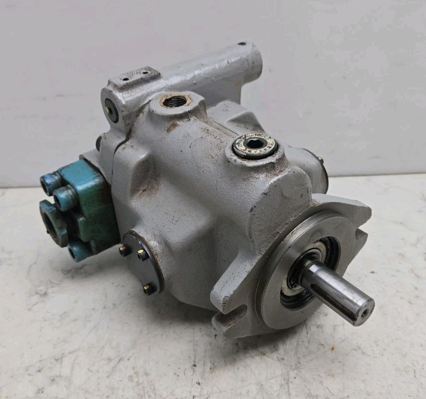 Variable Hydraulic Piston Pump Used No Manufacturer Tag See Pictures For Details