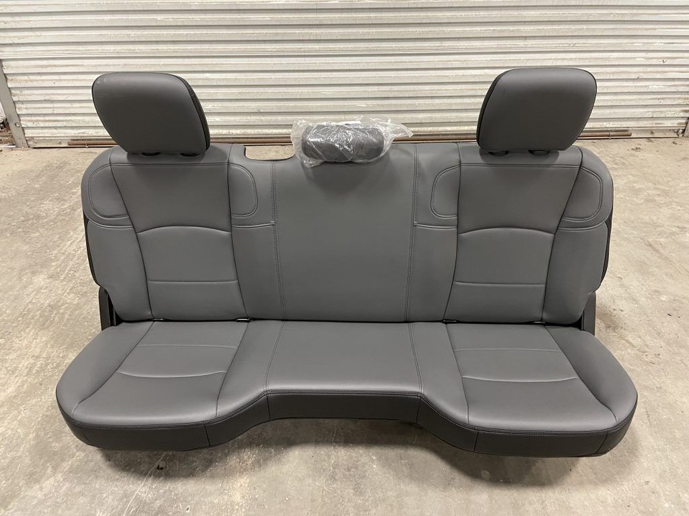 2022 Dodge Ram 2500 / 3500 Pick-Up Truck Rear Seat ; Vinyl