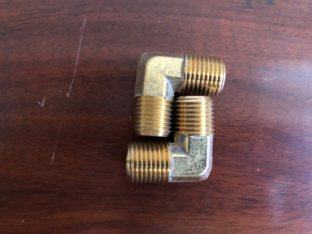 1/4 MNPT x 1/4 MNPT 90 Degree Elbow . Set of 2
