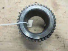 John Deere R crankshaft gear R352R.
