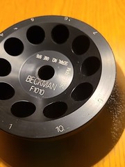 BECKMAN F1010 FIXED ANGLE ROTOR 26000 RPM With Top F1010