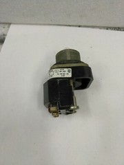 ALLEN BRADLEY 800T-P16 SER N OILTIGHT PILOT LIGHT UNIT 120V 50/60HZ(20CB3