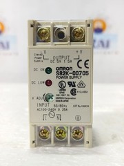 OMRON S82K-00705 INPUT 100-240VAC TO OUTPUT 5VDC 1.5A SWITCHING POWER SUPPLY