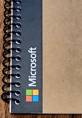 RARE BRAND NEW OFFICIAL MICROSOFT BLACK BINDING NOTE PAD 75 PAGES PAPER JOURNAL