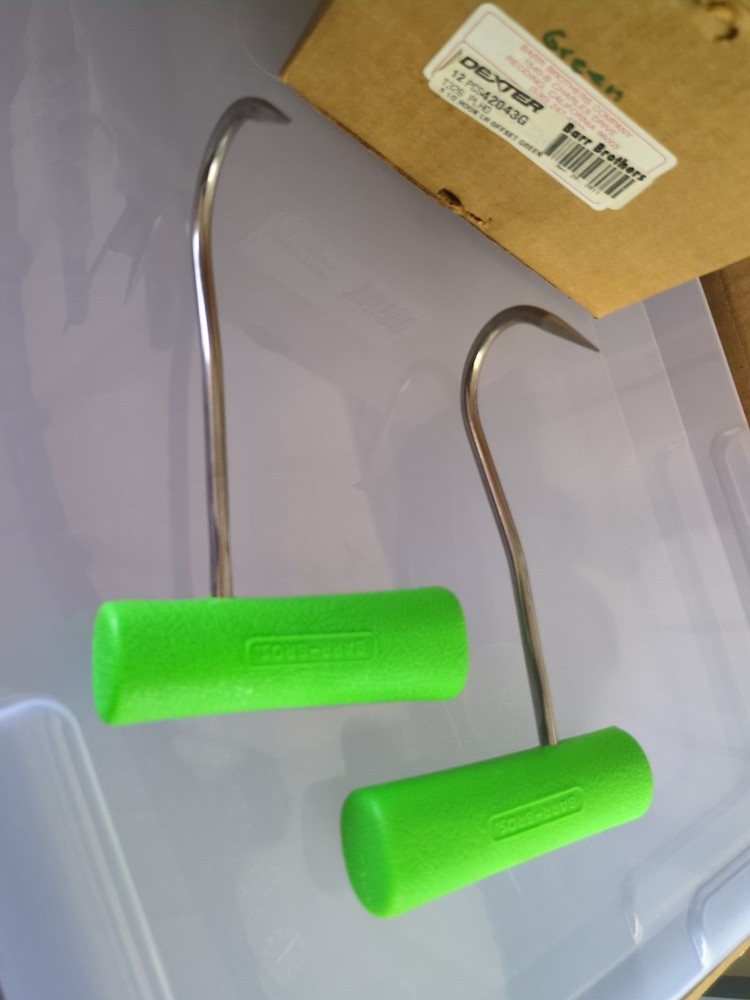 PAIR LEFT – RIGHT HAND 5 1/2″ Meat Hook BARR BROS T326 PRHO -PLHO OFFSET GREEN