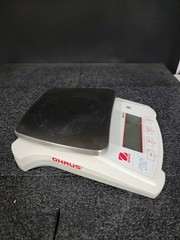 Ohaus SPX8200 Scout Portable Precision Balances Max 8200g d=1g
