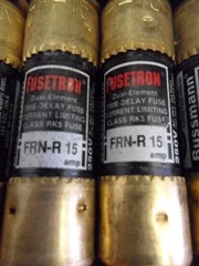 Nice Lot Bussmann Bussman Fusetron FRN-R-15 15 Amp Fuses Class RK5 250 Volt