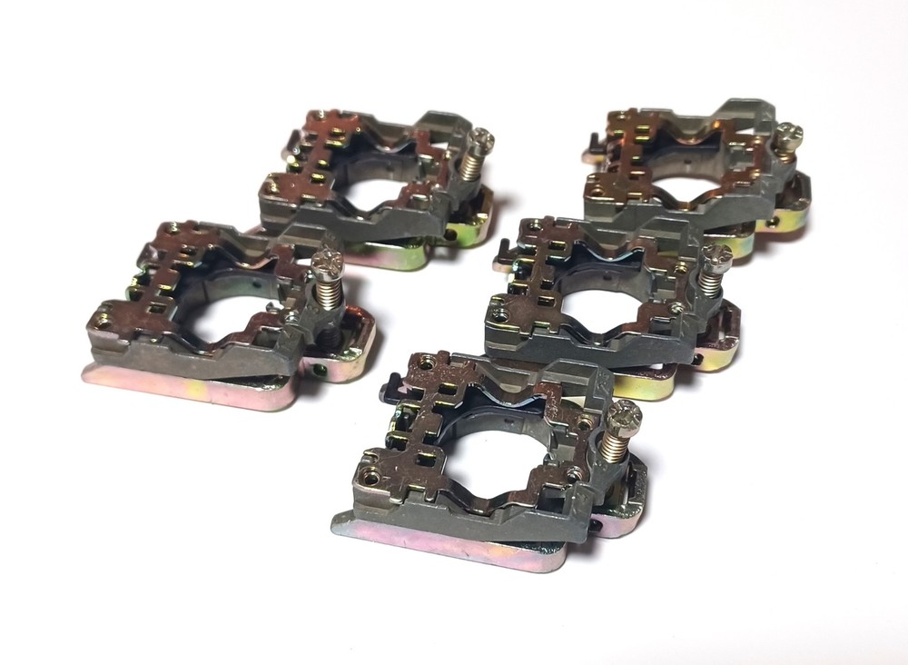 Schneider Electric ZB4BZ009 Push Button Contact Block Mounting Base ( Lot of 5 )