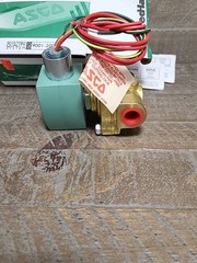 ASCO RED HAT SOLENOID VALVE 2 Way NC 3/8″ NPT 120/60 110/50 8220G001 NOS