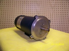 Leeson DC Motor, 1 HP, 3000 RPM, 0-120 VDC, TENV, 56CZ, Shaft Diameter- 5/8″