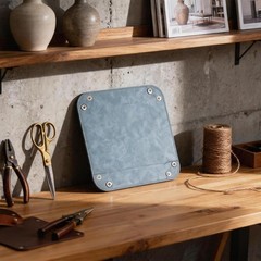 Modern Faux Leather Valet Tray – Compact Storage for Jewelry, Remotes, and More