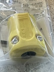 NEW Eaton Arrow Hart AH5464Y QUICK GRIP PLUG NEMA 6-20P 20A 250V 2 Pole 3 Wire