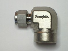 1 Swagelok Stainless Elbow Connector Fitting, 3/8″ Tube x 1/2″ F NPT, SS-600-8-8