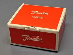 Danfoss – 148B4565 – SNV-ST Gauge Valve 3/8″ FPT – 1/2″ MPT 52-bar – NEW