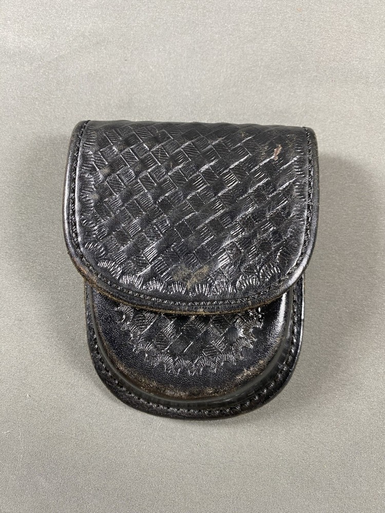 Don Hume C304 Black Basket Weave Leather Hand Cuff Duty Holster