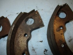 JOHN DEERE 316 318 330 332 420 TRACTOR REAR BRAKE SHOES (4) AM116982 $455+ JD