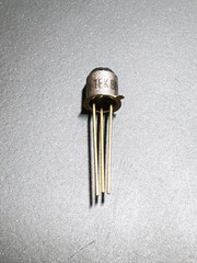 5PCS BPW77NA TFK NPN Phototransistor 70V 50mA TO-18 Metal Case