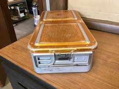 AESCULAP STERILIZATION CONTAINER 23x11x5 1/2 lid + case