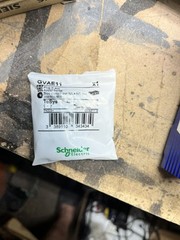 NEW GVAE11 Schneider Electric Auxiliary contact block