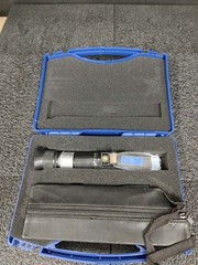 Sper Scientific 300005 Lab Clinical Refractometer with Case/Accessories