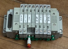 Numatics 239-1087 25 PIN SUB-D CONNECTOR SOLENOID VALVE MANIFOLD ASSEMBLY