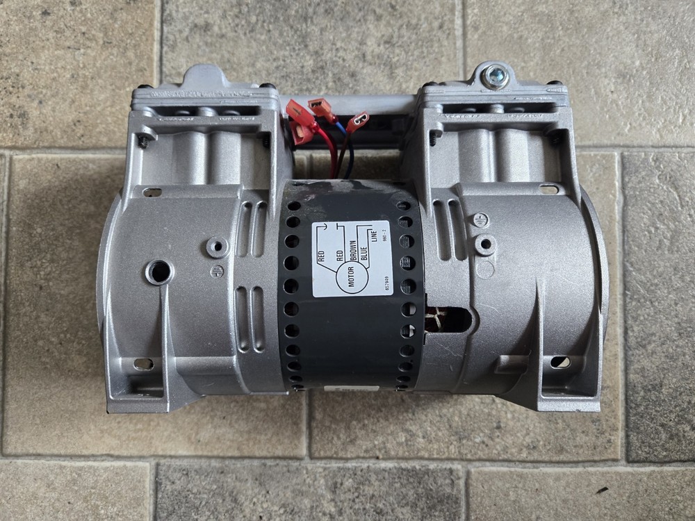 THOMAS 2660CGHI50 Oil-Less WOB-L Piston Compressor / Vacuum Pump 220/230/240v