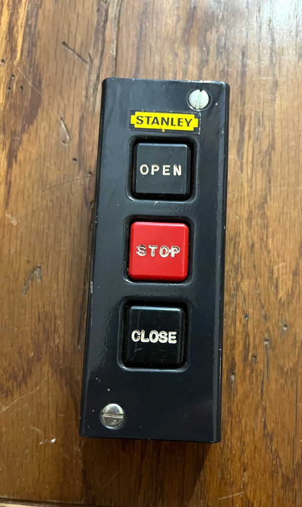 STANLEY AUTOMATIC OPENER 320-663 3 BUTTON STATION OPEN, STOP, CLOSE