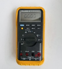Fluke 87 True RMS Auto-Ranging CAT III Handheld Digital Multimeter 1000V 10A