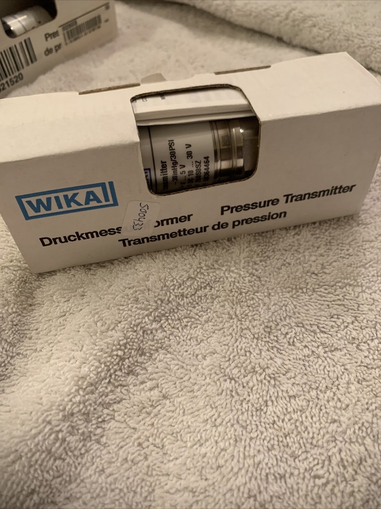 WIKA 50364464 Pressure Transmitter -30inHg/30PSI, 0-5V, DC10-30V *NEW*