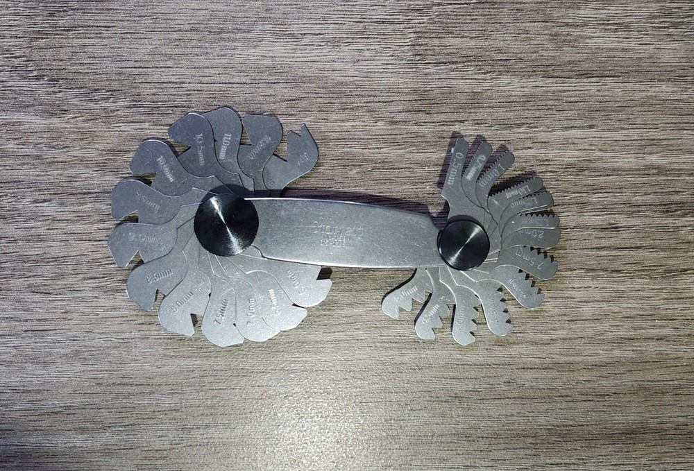 Starrett 159M SCREW PITCH GAGE 0.5-11.5mm 28 Leaves