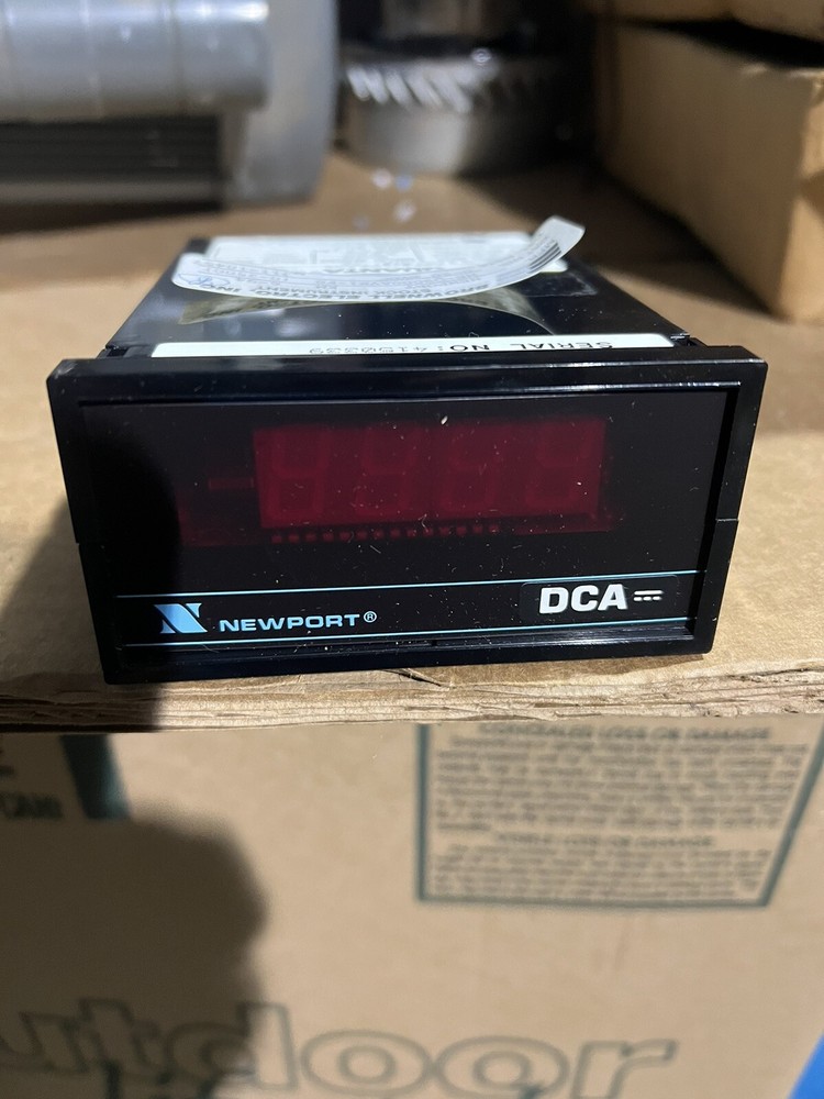 QUANTA NE-Q9000 AVR1 4-Digit Digital Panel Meter 120 VAC 5 Watt 0-10 VDC Newport