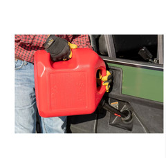 (2 pack) Midwest Can Company, 5 Gallon Capacity Gas Can with Flame Mitigation