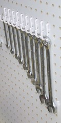 Plastic White J Hook Peg Board Hook Kit Garage 100 pieces PEGBOARD NOT INCLUDED