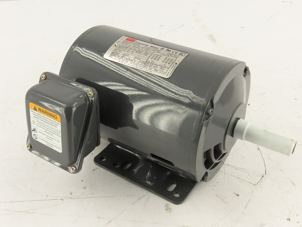 Dayton 3KW26G 1 HP 208-230/460V 1140RPM 3PH 145T Frame ODP Open Drip Proof Motor