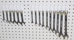 Plastic White J Hook Peg Board Hook Kit Garage 100 pieces PEGBOARD NOT INCLUDED