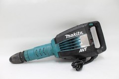 Makita HM1214C 14 Amp Corded Electric 27 lb. AVT Demolition Hammer
